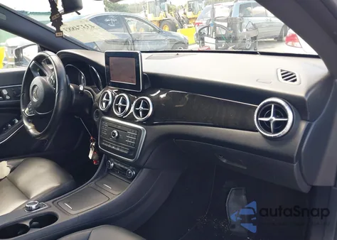2015 Mercedes-Benz Cla 250 z USA, uszkodzony, nr VIN WDDSJ4EB0FN167337